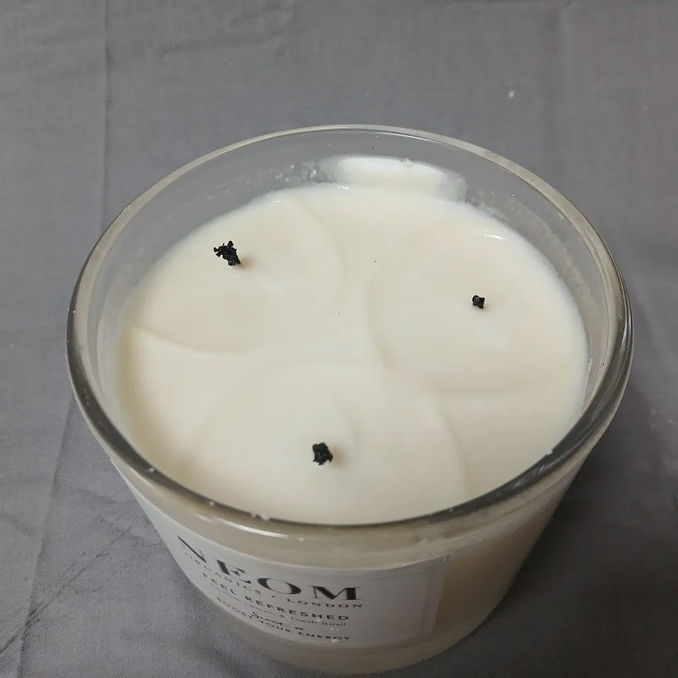 NEOM ORGANICS LONDON FEEL REFRESHED SCENTED CANDLE – 420G (BOXED)