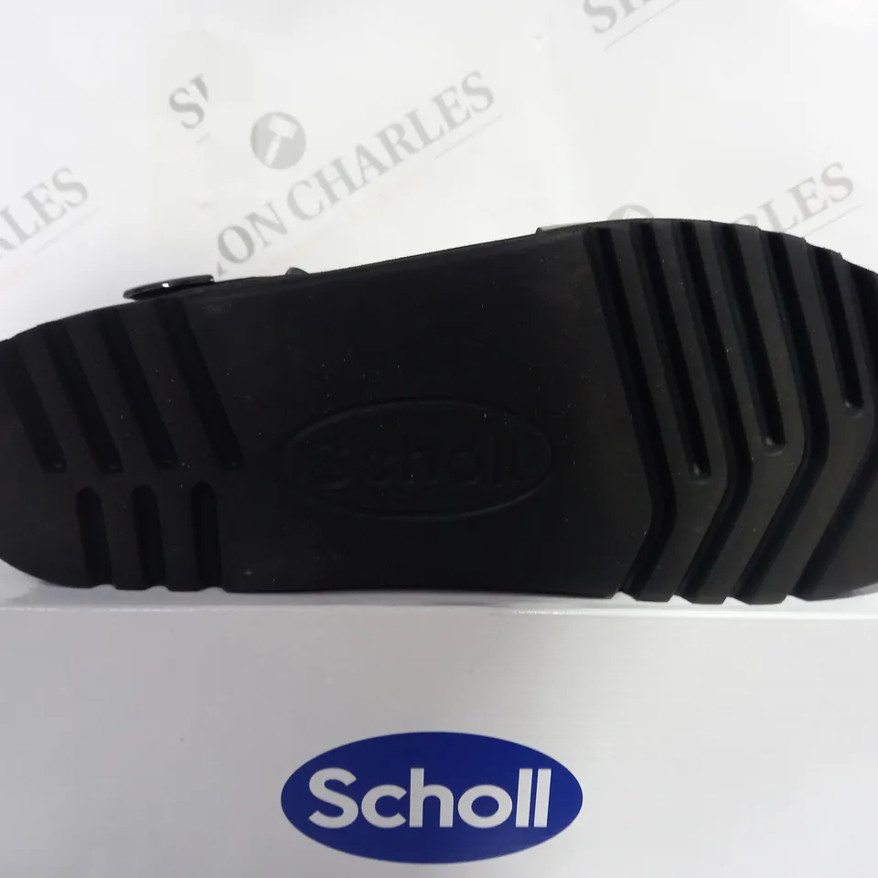 SCHOLL BLACK PLATFORM SANDALS - SIZE 7