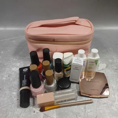 APPROXIMATELY 15 ASSORTED COSMETIC PRODUCTS TO INCLUDE - MAYBELLINE LIFTER GLOSS - COLOURBAR NAIL LAQUER - SUGAR COSMETIGS ILLUMINATING MOISTURISER - ETC