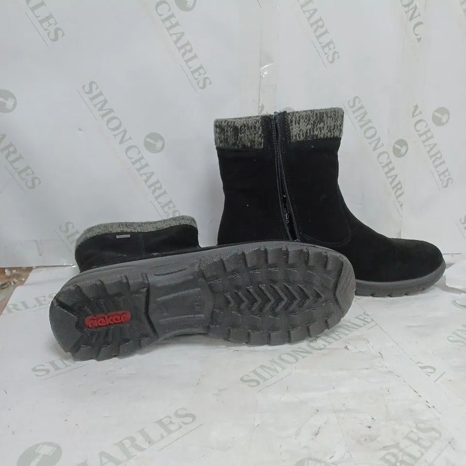 BOXED PAIR OF RIEKER ANTISTRESS WATER RESISTANT ANKLE BOOTS, BLACK - SIZE 39