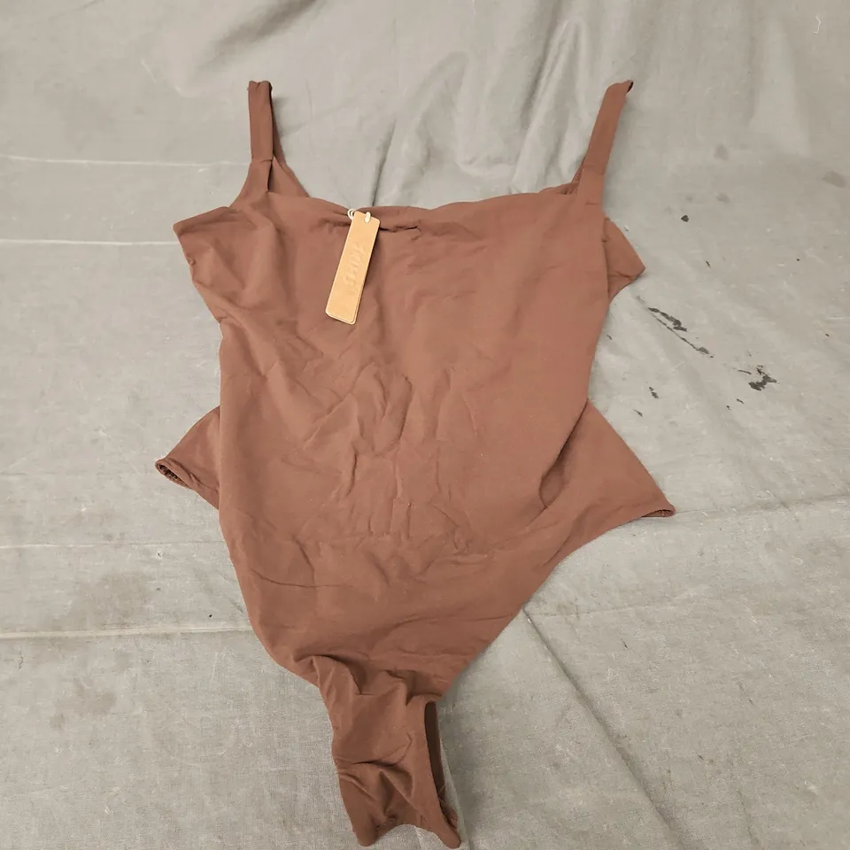 SKIMS FITS EVERYBODY SQUARE NECK BODYSUIT IN COCOA SIZE M