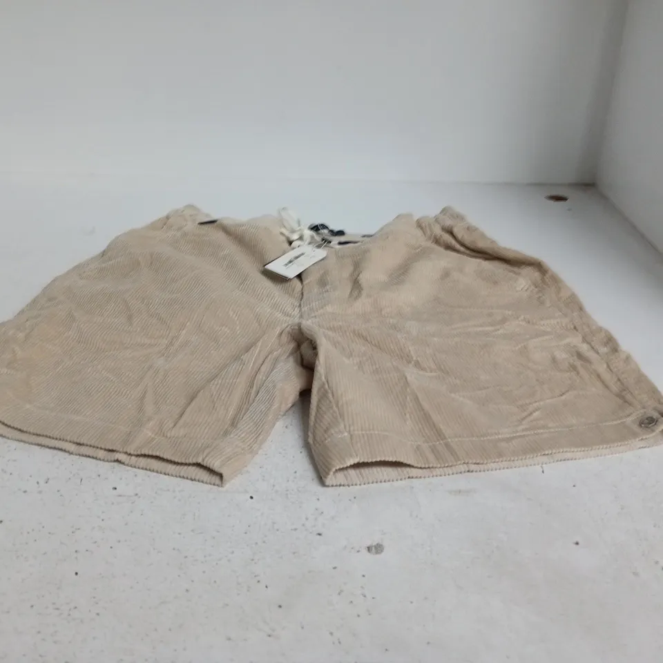 MR MARVIS BEIGE CORDUROY SHORTS – SIZE W36 XL