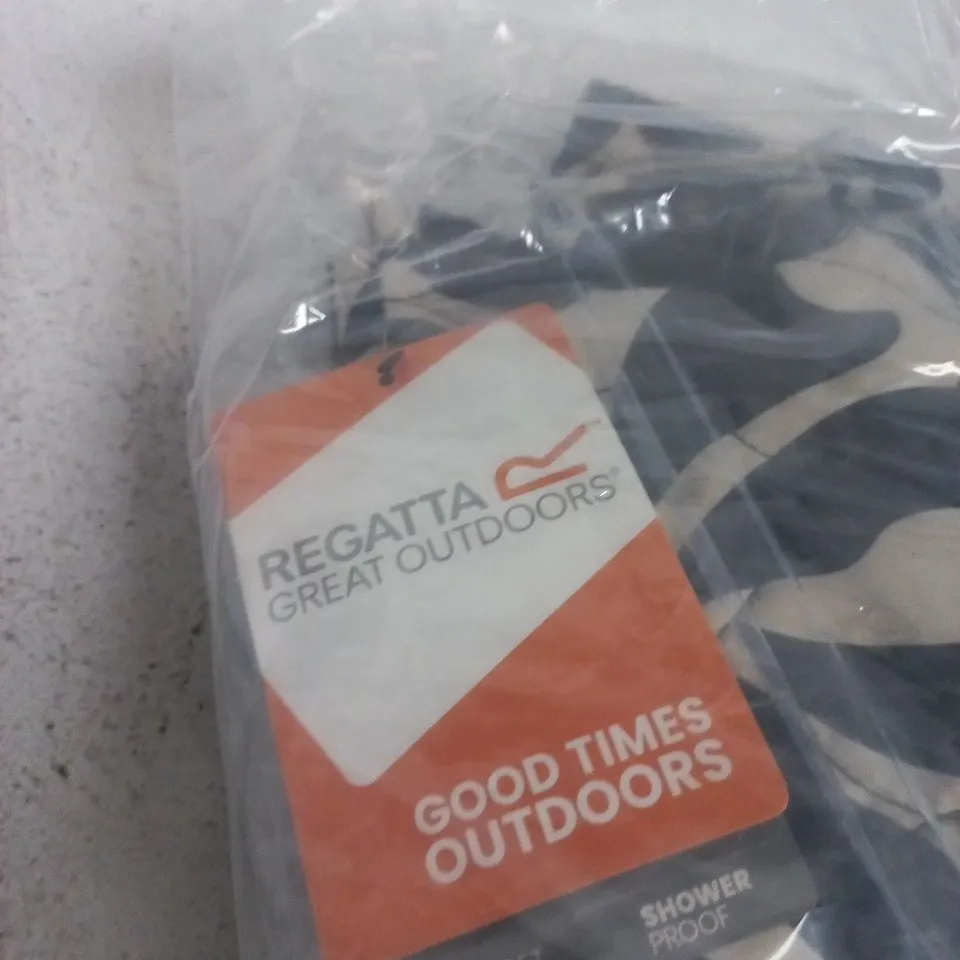 REGATTA GREAT OUTDOORS SHOWERPROOF JACKET – UK 12 (EU 38) WARM LOFT