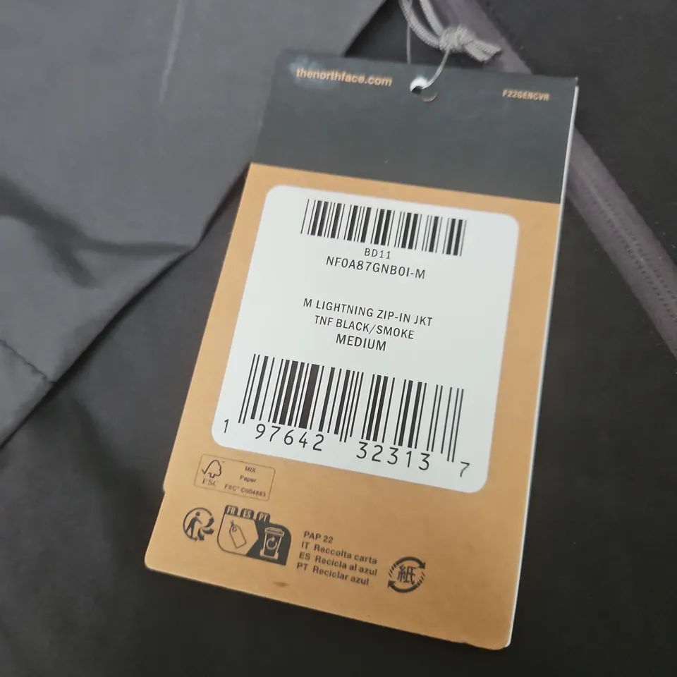 THE NORTH FACE LIGHTNING ZIP-IN JACKET – BLACK/SMOKE, MEDIUM (MEN)