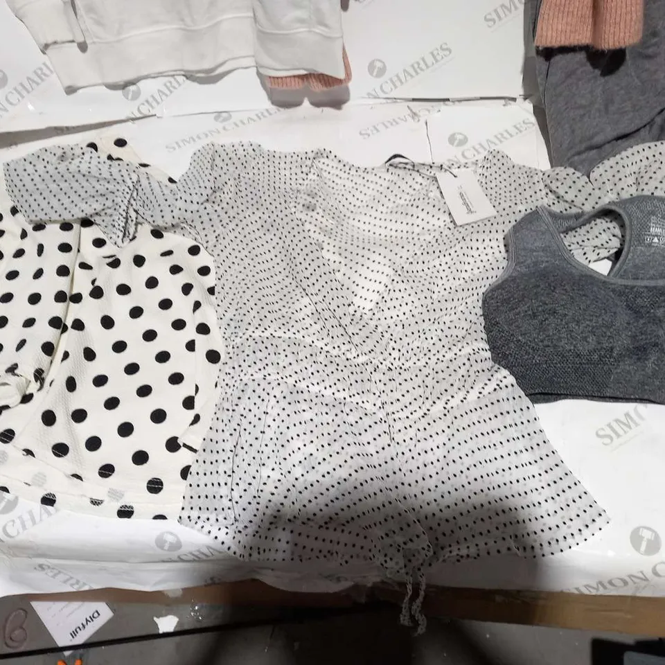 APPROXIMATELY 8 ITEMS OF ASSORTED CLOTHING TO INCLUDE; DANSEL IN A DRESS, PEACOCKS AND M AND S