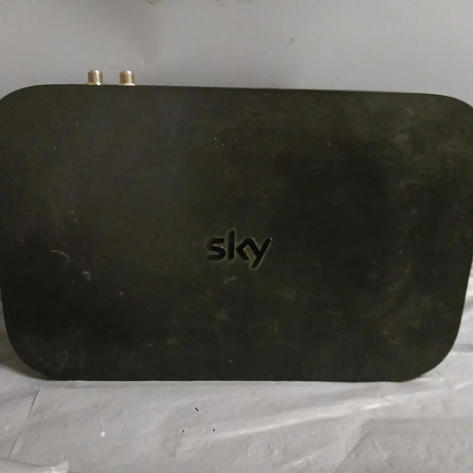 SKY BOX ES130 SET-UP BOX 