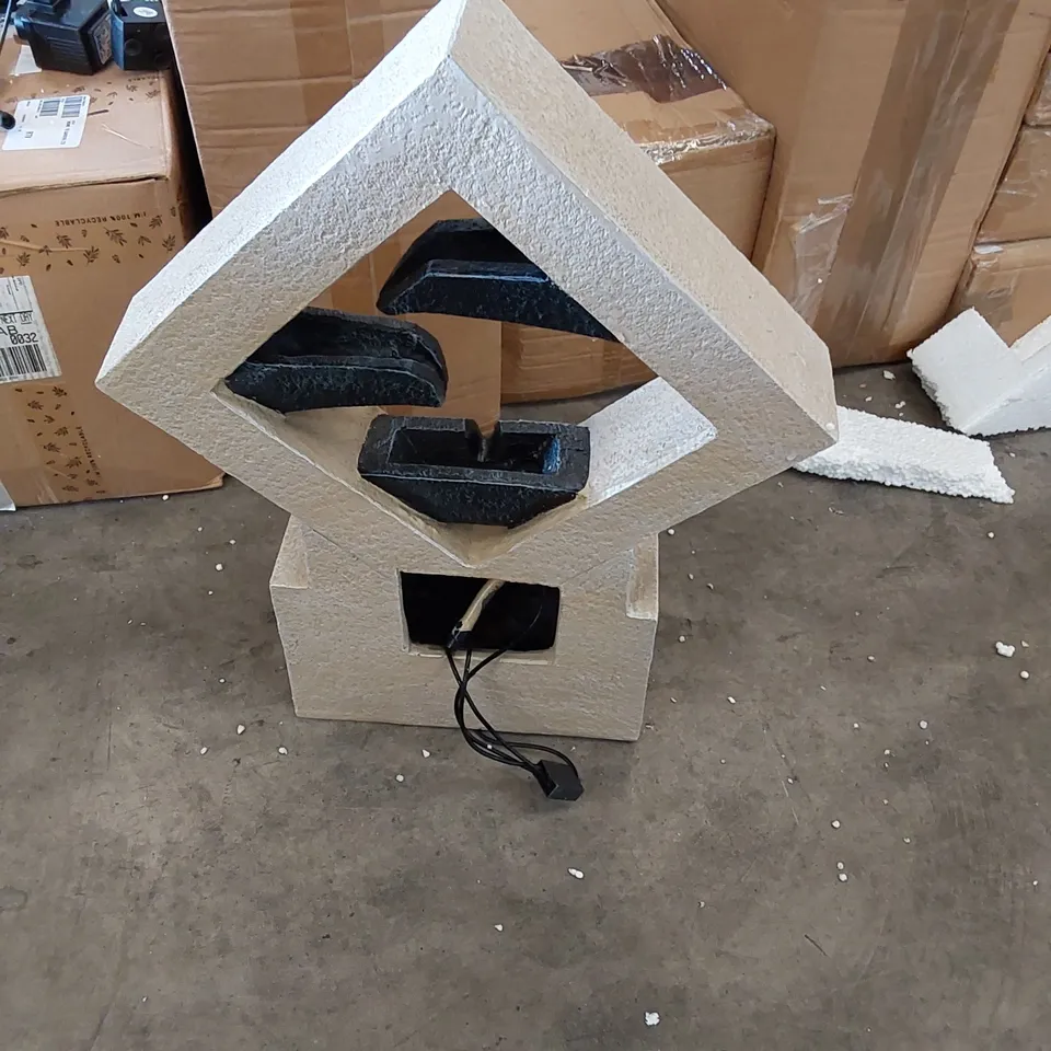 BOXED DIAMOND LED GARDEN WATER FOUNTAIN