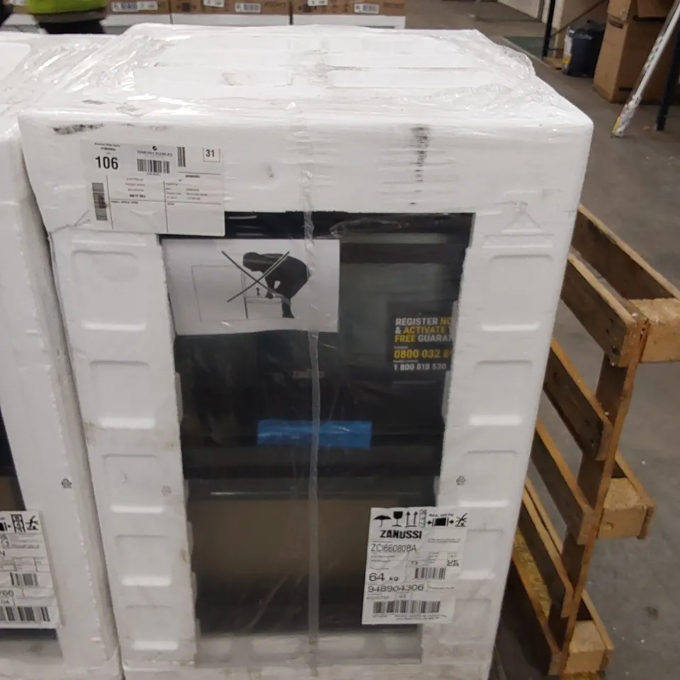 ZANUSSI FREESTANDING ELECTRIC COOKER WITH INDUCTION HOB - BLACK - A/A RATED Model ZCI66080BA RRP £767