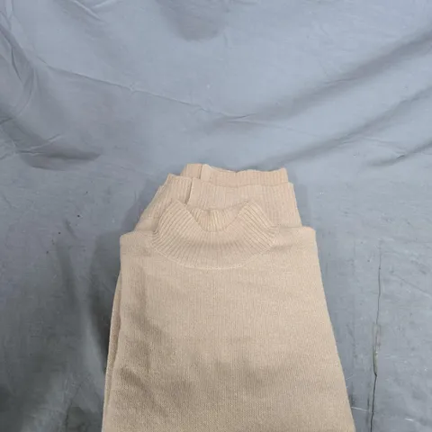 BOX OF APPROXIMATELY 20 D AND C BROWN TURTLENECK JUMPER