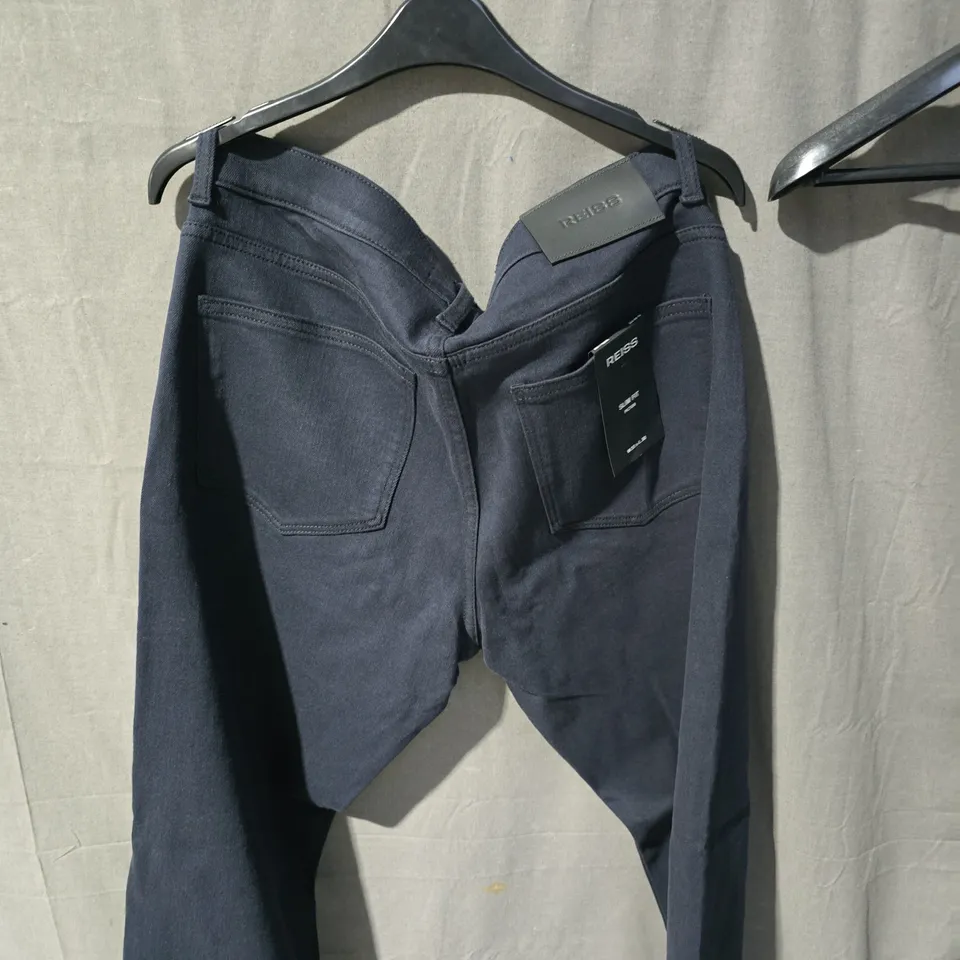 UK 33 REISS SLIM FIT PICTON TROUSERS – NAVY