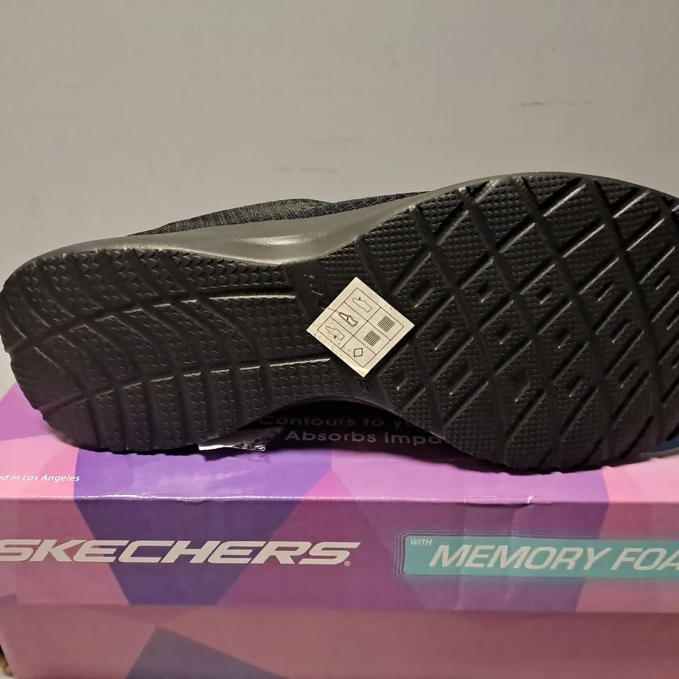 BOXED SKECHERS BLACK TRAINERS - UK 5 