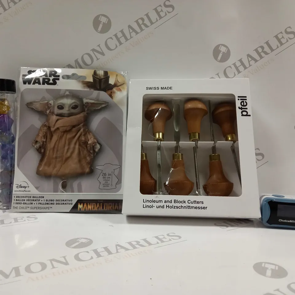 BOX OF APPROX 10 ASSORTED ITEMS TO INCLUDE - PFEIL SWISS MADE BLOCK CUTTERS - STAR WARS YODA BALLOON - CHOICE MMED OXIMETER ECT