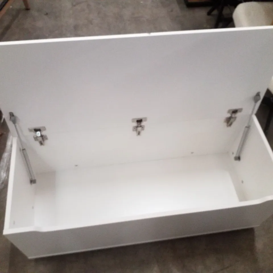 LAURA JAMES ESSIE WOODEN STORAGE CHEST - BLANKET BOX - TOY CHEST (WHITE)