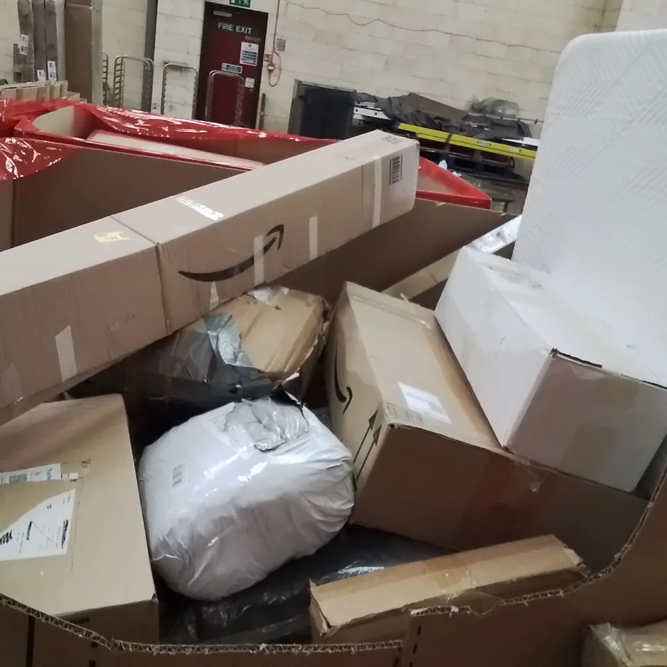 PALLET OF ASSORTED HOUSEHOLD GOODS AND PRODUCTS TO INCLUDE;RETRACTABLE SAFETY GATE,PICTURE FRAMES,MATTRESS 