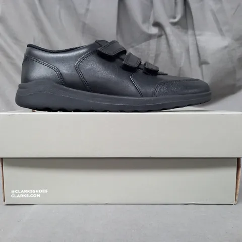 BOXED PAIR OF CLARKS SHOES IN BLACK UK SIZE 4