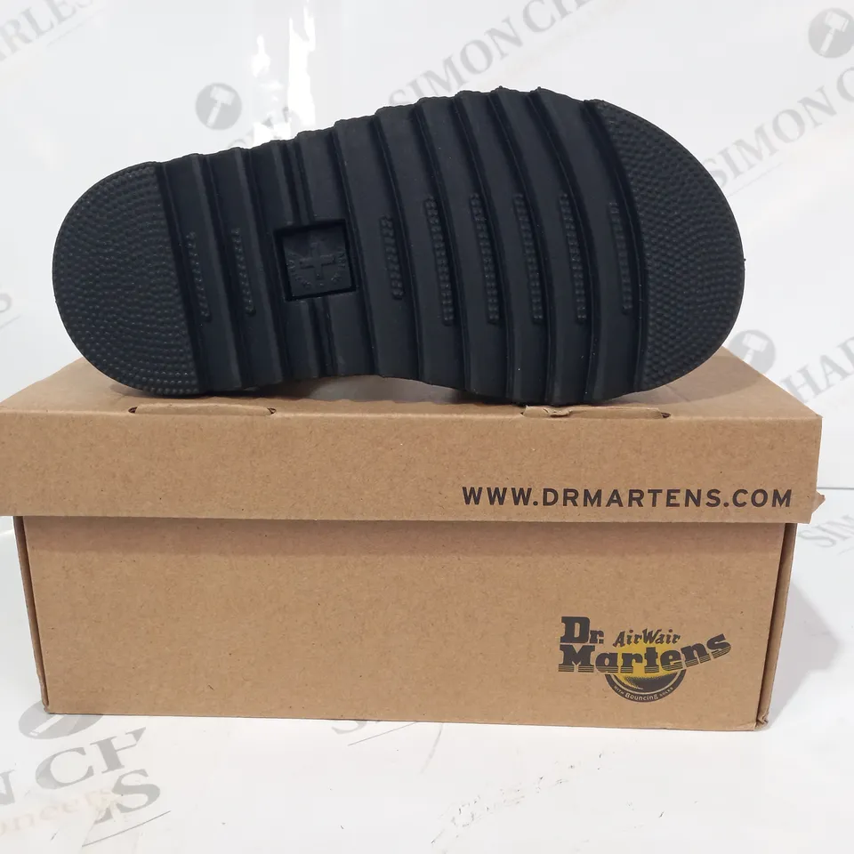 BOXED PAIR OF DR MARTENS KIDS OPEN TOE VELCRO STRAP SANDALS IN BLUE UK SIZE 10