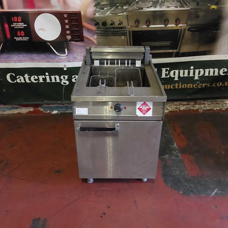 FALCON E1860LC COMMERCIAL FRYER 