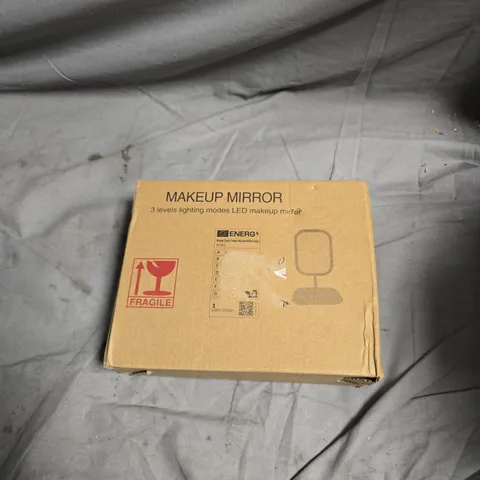 APPROXIMATELY 10 ASSORTED HEALTH & BEAUTY PRODUCTS INCLUDING MAKE UP MIRROR , EYESHADOW PALLET AND DAYE CBD TAMPONS 