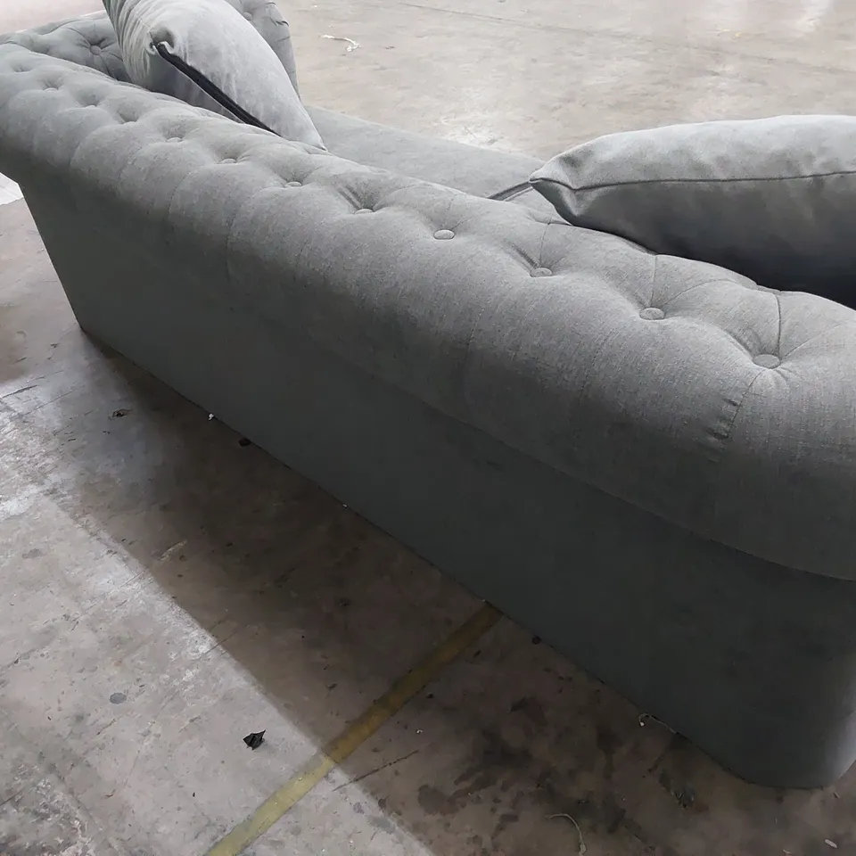 DESIGNER CHESTERFIELD THREE SEATER SOFA GREY FABRIC WITH SCATTER CUSHIONS 