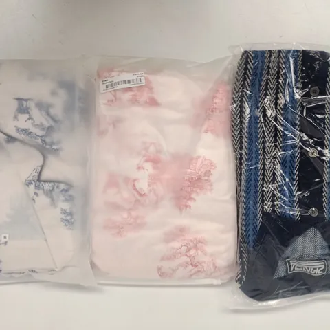 APPROXIMATELY 20 ASSORTED CLOTHING AND FASHION PRODUCTS IN VARIOUS STYLES AND SIZES - COLLECTION ONLY