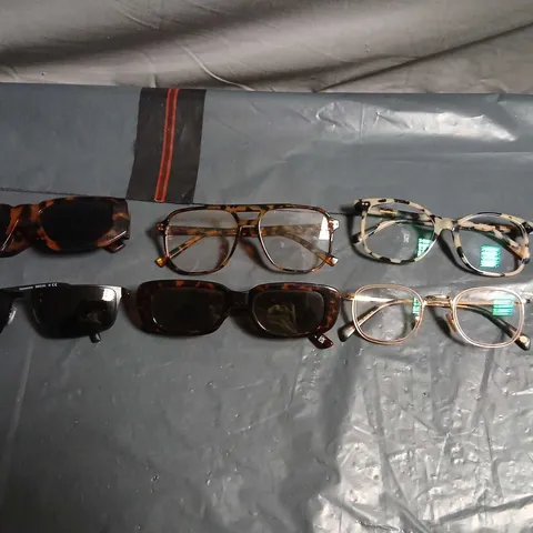 LARGE QUANTITY OF ASSORTED GLASSES AND ACCESSORIES