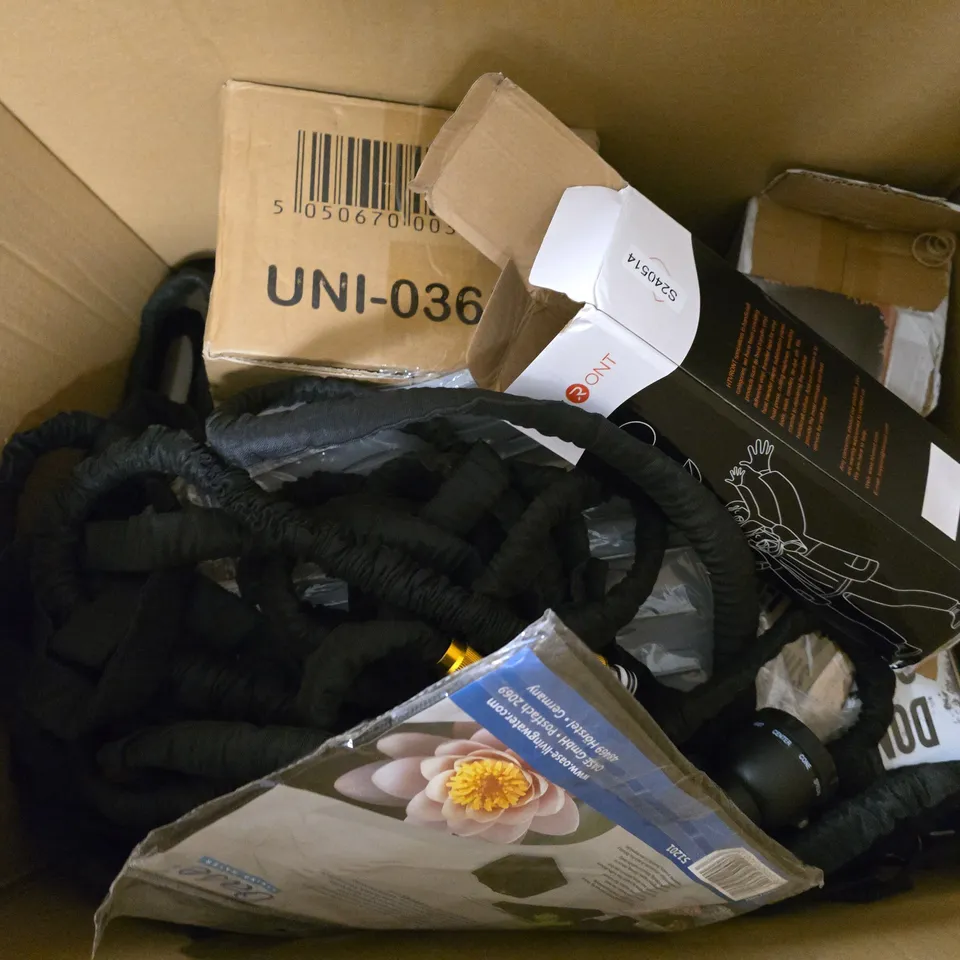 BOX OF APPROXIMATELY 12 ASSORTED ITEMS TO INCLUDE -M&S DEEP FITTED SHEET , TEMPERED GLASS SCREEN PROTECTOR , LIANPAK BIN BAGS ETC