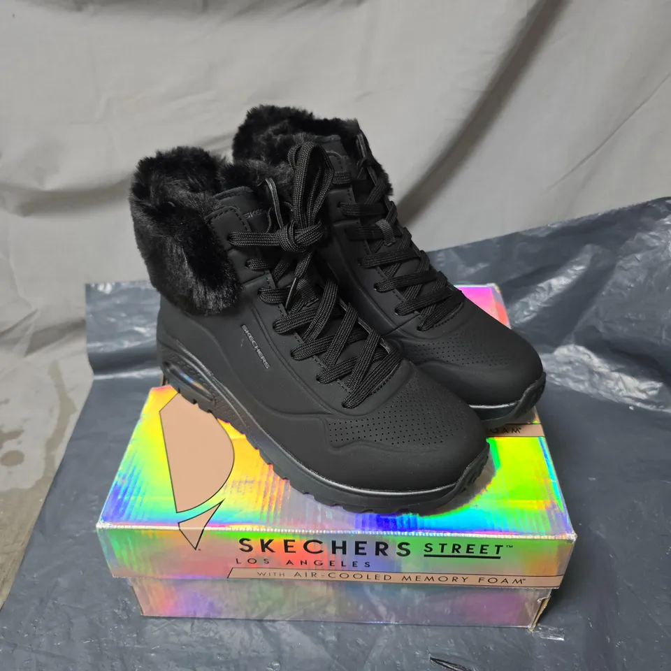SKECHERS STREET LOS ANGELES BOOTS – BLACK FUR-LINED HIGH-TOP WITH AIR-COOLED MEMORY FOAM (BOXED) SIZE 4.5