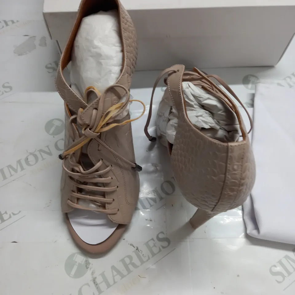 BOXED PAIR OF REISS MILA PEEPTO SHOES IN TRUFFLE CROC - 5