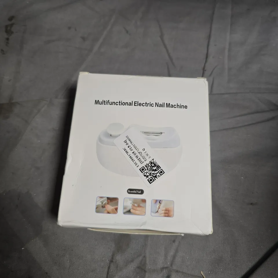 APPROXIMATELY 20 ASSORTED HEALTH AND BEAUTY PRODUCTS INCLUDING AQUAFRESH  KIDS TOOTHBRUSHES , MULTIFUNCTIONAL ELECTRIC NAIL MACHINE AND EYELID CLEANSER 