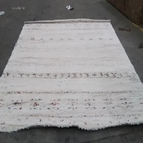 QUALITY DESIGNER AREA RUG - APPROXIMATELY 230X160CM