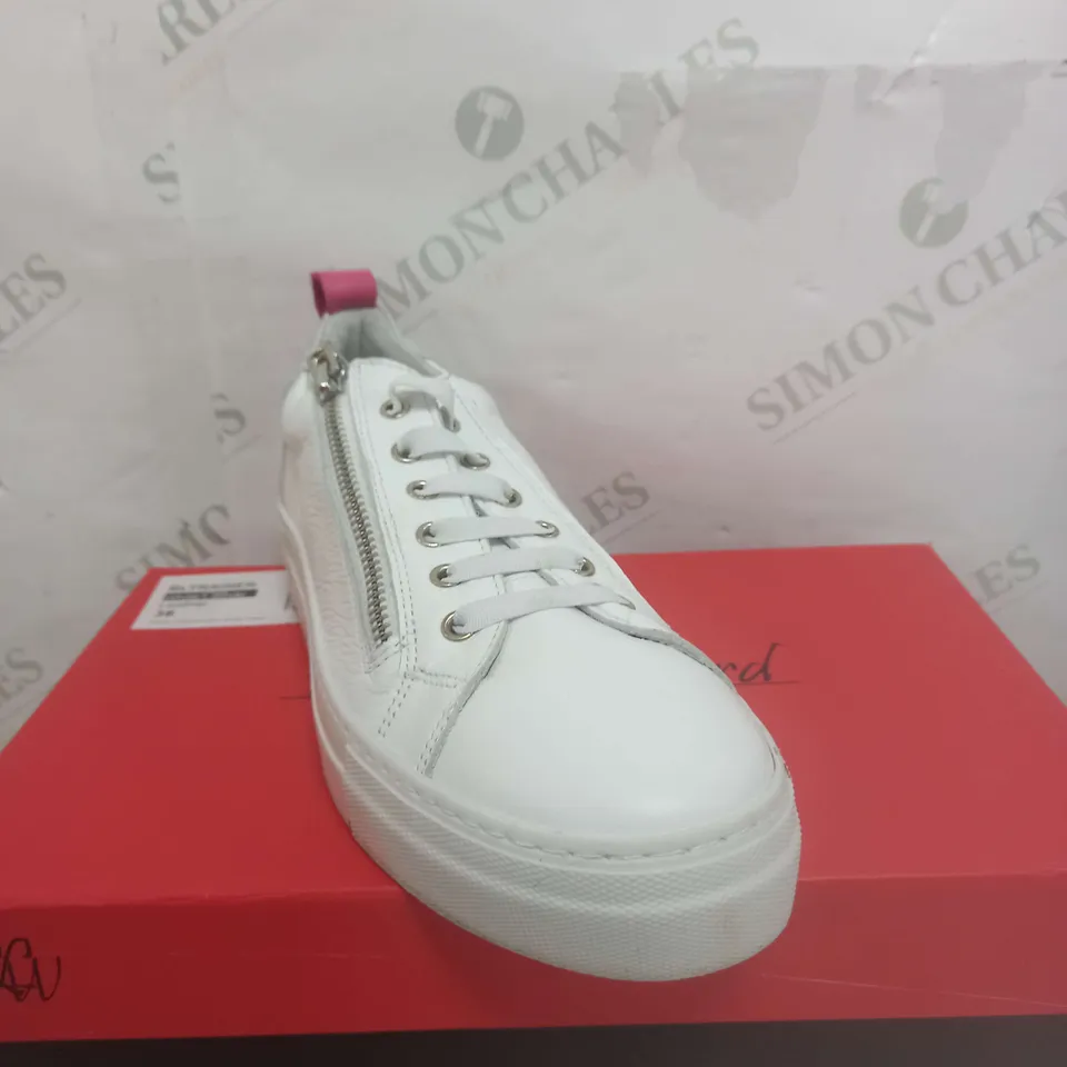 BOXED PAIR OF RUTH LANGSFORD ZIP TRAINERS IN WHITE/PINK - SIZE 5