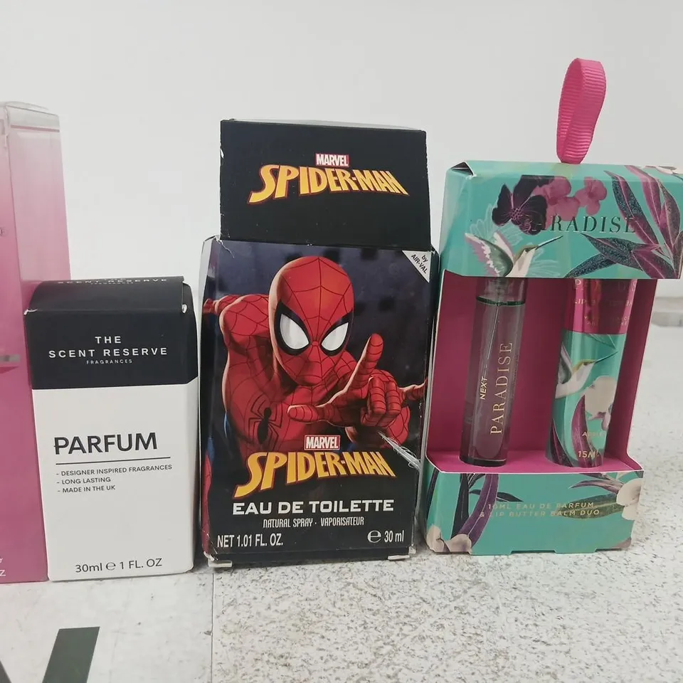 APPROXIMATELY TEN ASSORTED BOXED FRAGRANCES TO INCLUDE; ALMAS, SISTELLE, THE SCENT RESERVE, MARVEL SPIDERMAN, ROXELIS AND PARADISE