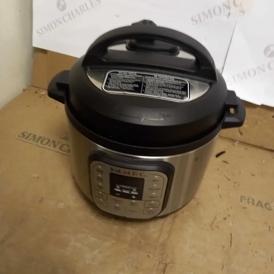 INSTANT POT DUO MINI PRESSURE COOKER
