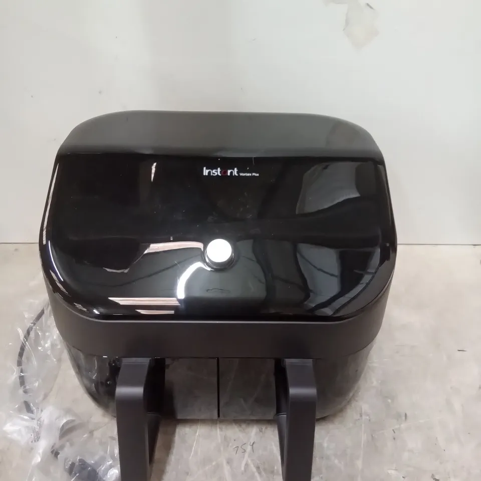BOXED BOXED INSTANT VORTEX 8 IN 1 DUAL AIR FRYER 7.6L 