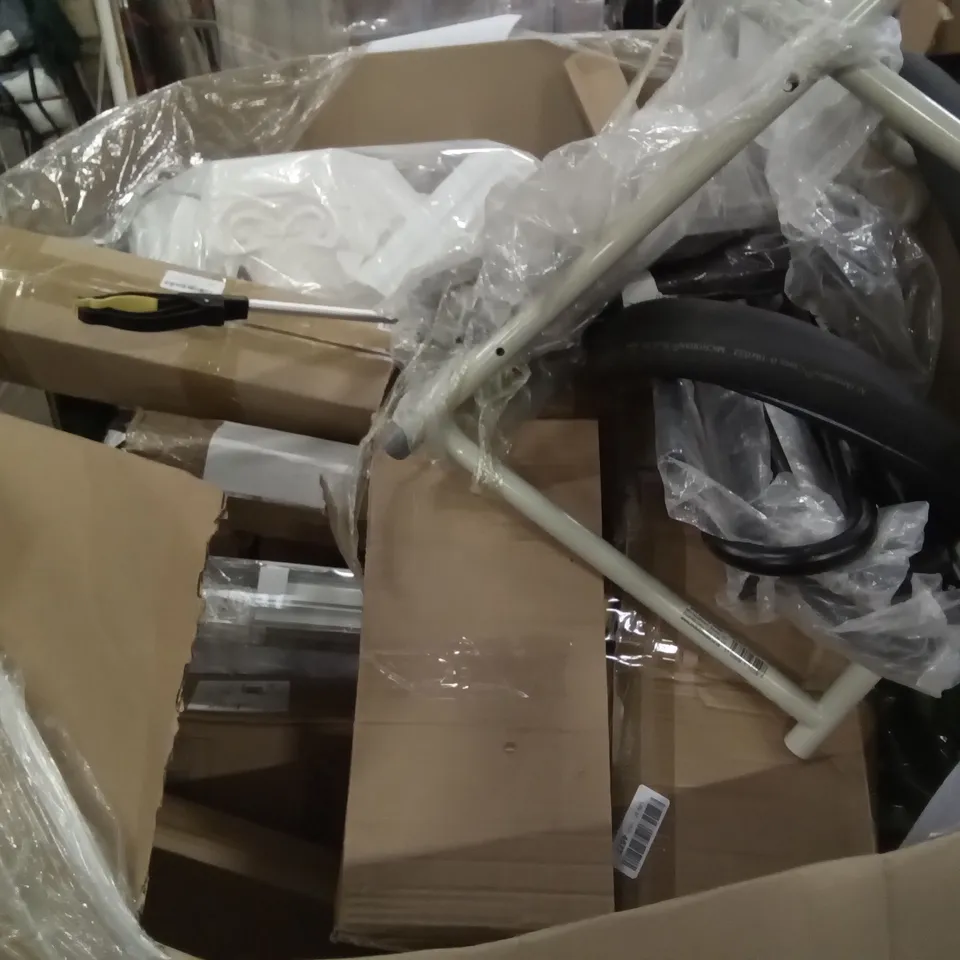 PALLET OF ASSORTED ITEMS INCLUDING STOREMIC TOILET SEAT, DEIK ALUMINIUM FRYPAN WITH NON STICK COATING, SANILO TOILET SEAT, ASYMMETRIC LIGHT SOURCES, GARDEN KNEELER