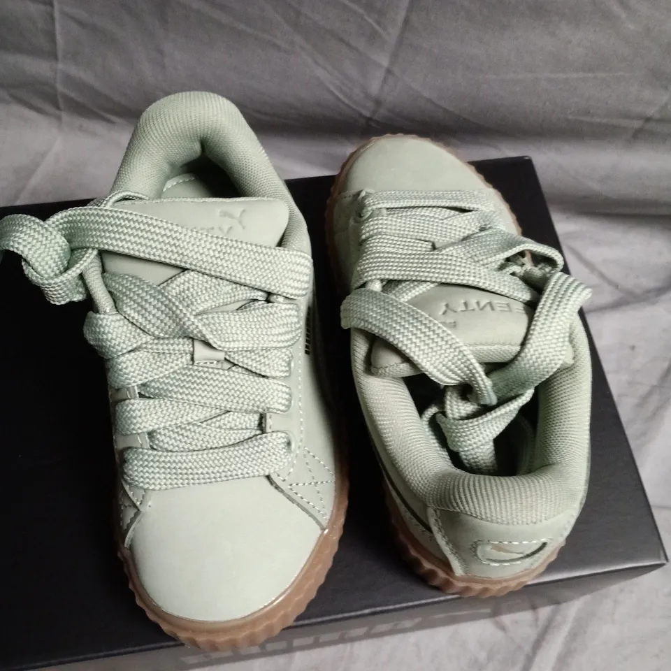 PUMA CREEPER PHATTY NUBUCK PS KIDS SHOES – GREEN FOG, GUM SOLE, UK 11