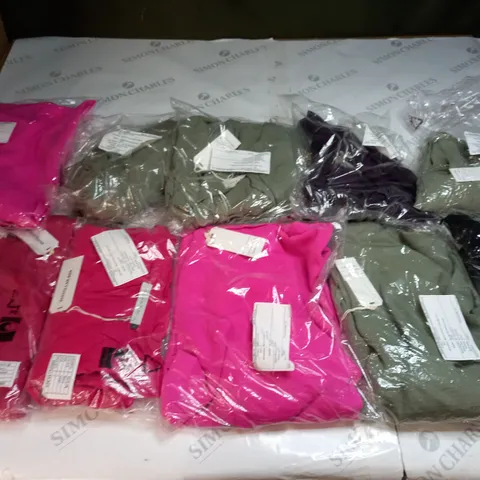 BAG OF APPROX 10 ASSORTED CLOTHING ITEMS TO INCLUDE - MAISON DE NIMES 