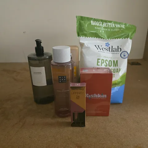 TOTE OF APPROXIMATELY 18 ASSORTED COSMETIC ITEMS TO INCLUDE WESTLAB MUSCLE SOAK, DR SQUATCH, RITUALS...BATH FOAM, MAX FACTOR LIPFINITY, ZARAHOME BODY AND HAND WASH ETC