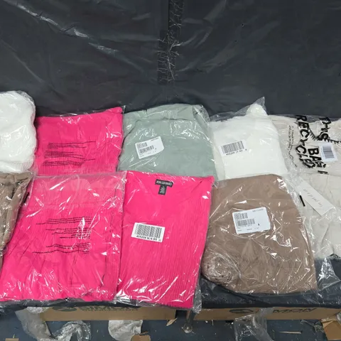 BOX OF APPROXIMATELY 10 ASSORTED BAGGED PIECES OF CLOTHING IN VARIOUS STYLES, SIZES, AND BRANDS