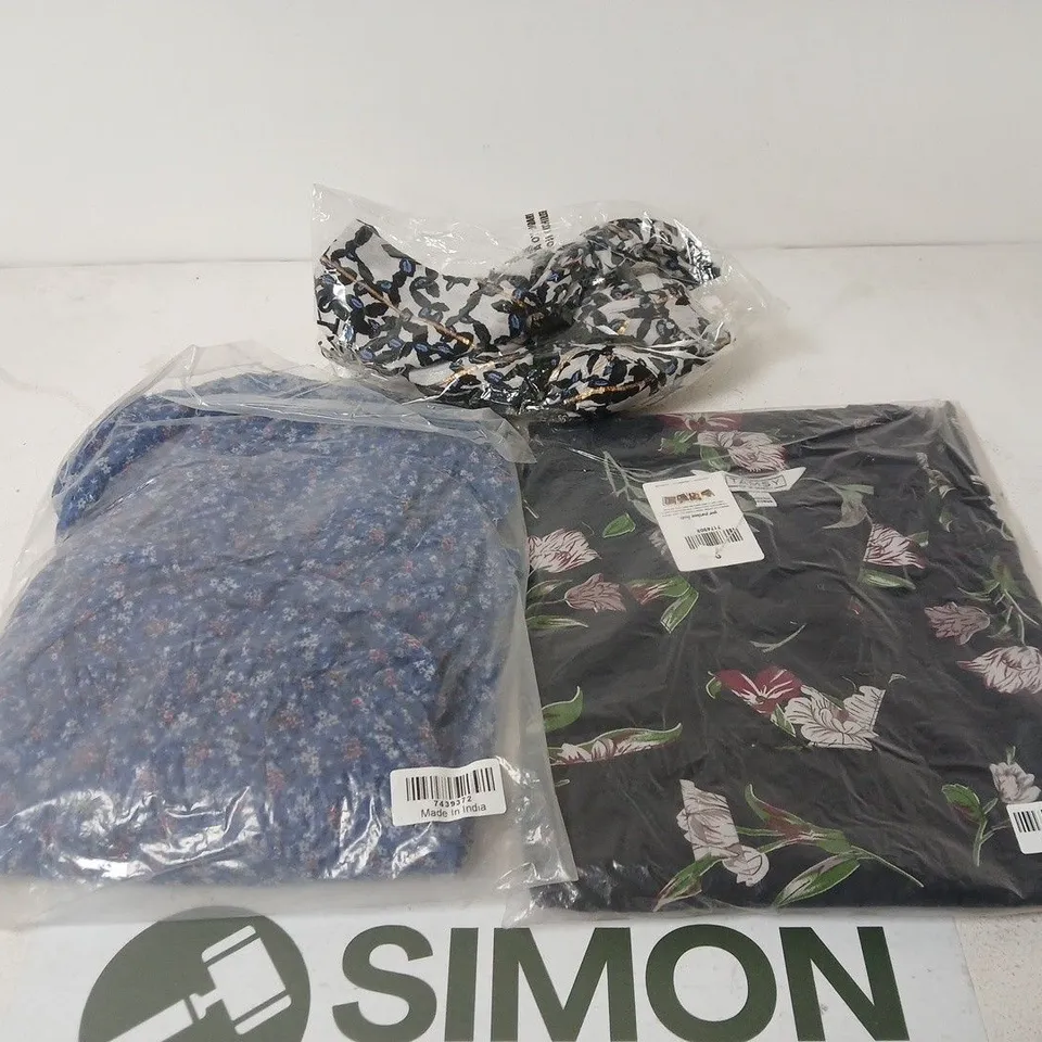 LARGE BOX OF WOMENS CLOTHING ITEMS IN VARIOUS STYLES , COLORS AND SIZES 