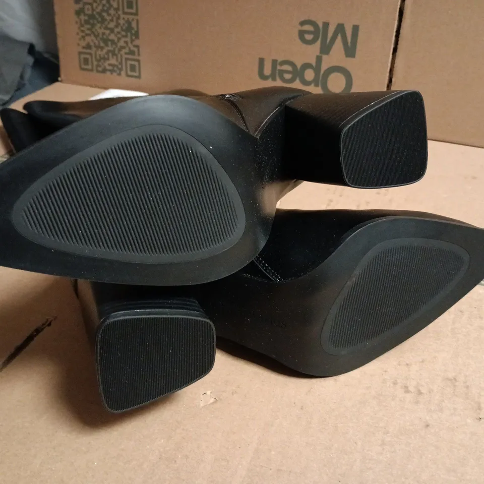 STRADIVARIUS HIGH-HEELED KNEE-HIGH BOOTS IN BLACK – UK 6