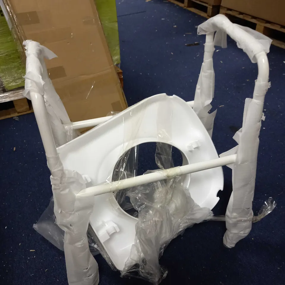 NRS HEALTHCARE M66625 MOWBRAY TOILET SEAT AND FRAME LITE