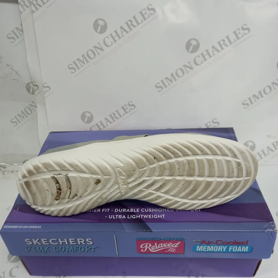 CLARKS NOVA BALERINA SHOES IN LIGHT GREY SIZE 8
