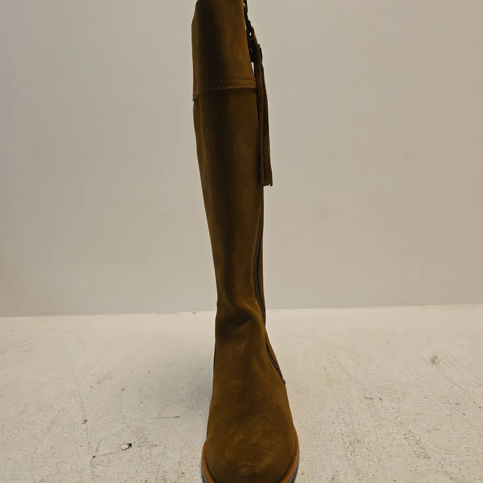 FAIRFAX & FAVOR KNEE-HIGH SUEDE BOOTS – UK 3