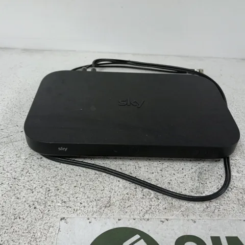 SKY Q BOX - ES130
