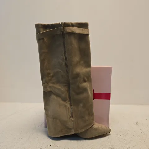 SOLE LONDON KNEE-HIGH SUEDE BOOT – UK 7