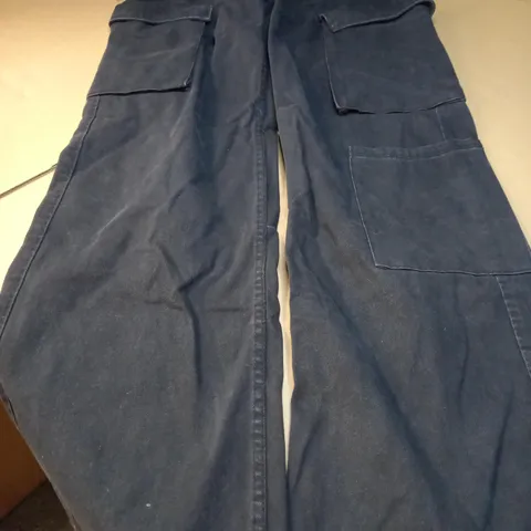 BERSHKA BLACK CARGO WIDE LEG TROUSERS - SIZE 10