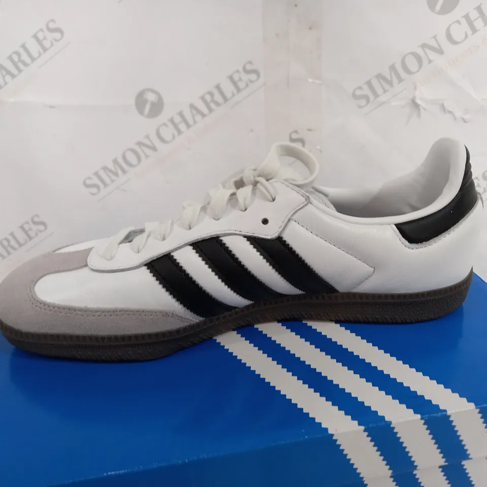 BOXED PAIR OF ADIDAS SAMBA TRAINERS SIZE 8 