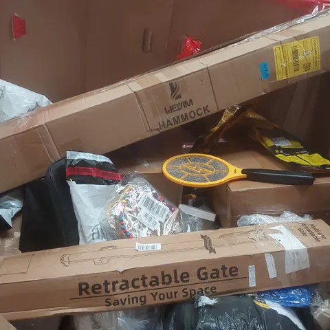 PALLET CONTAINING A VERY LARGE QUANTITY OF ASSORTED ITEMS INCLUDING: HAMMOCK, ELECTRIC BUG ZAPPER, RETRACTABLE GATE ECT