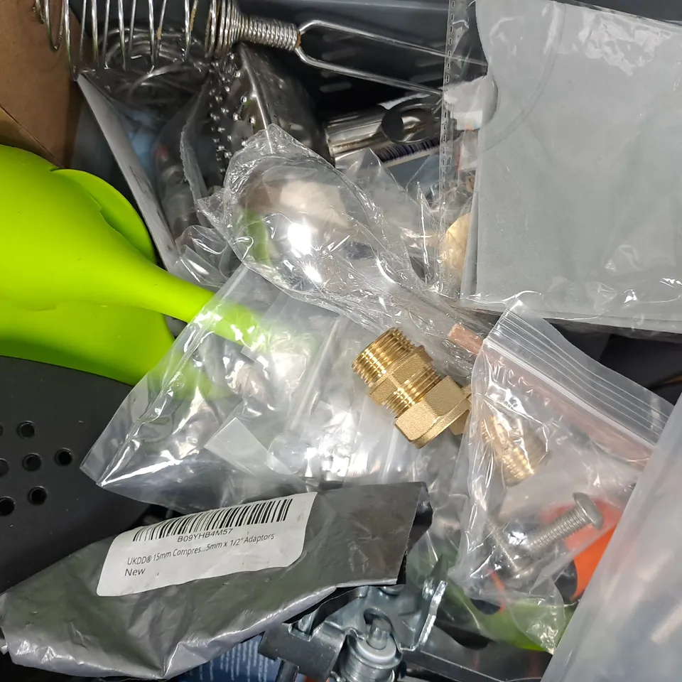 APPROXIMATELY 10 ASSORTED HOUSEHOLD ITEMS TO INCLUDE BIT HOLDER, BLACK NYLON WASHERS, ETC